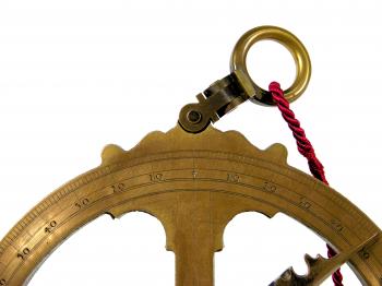 The hinge of the astrolabe.