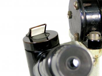The micrometer has its own rotatable illumination system.