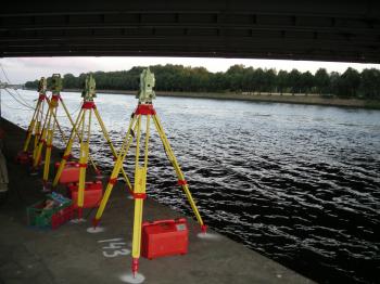 Three TCRA1101s and one TPS1200 used in automatic bridge monitoring.