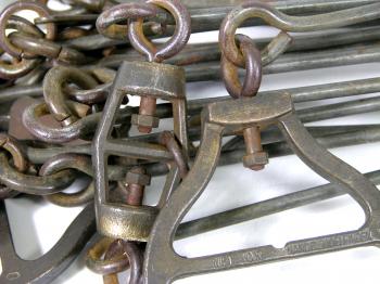 Despite being equipped with nuts on the handles and 5m markers, the chain cannot be adjusted.