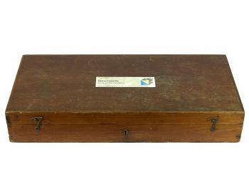 The box of the Kelvin Hughes station pointer.