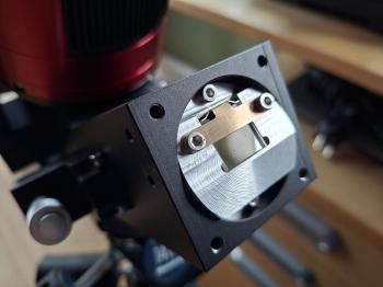 The home-made aluminum slit holder for the Shelyak Gen2 14-20-26-32 m slit.