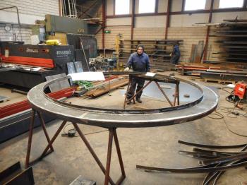 The base circle of the dome under construction.