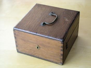 The box of the pseudo Dutch circle